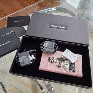 Dolce & Gabbana Pink Power Bank